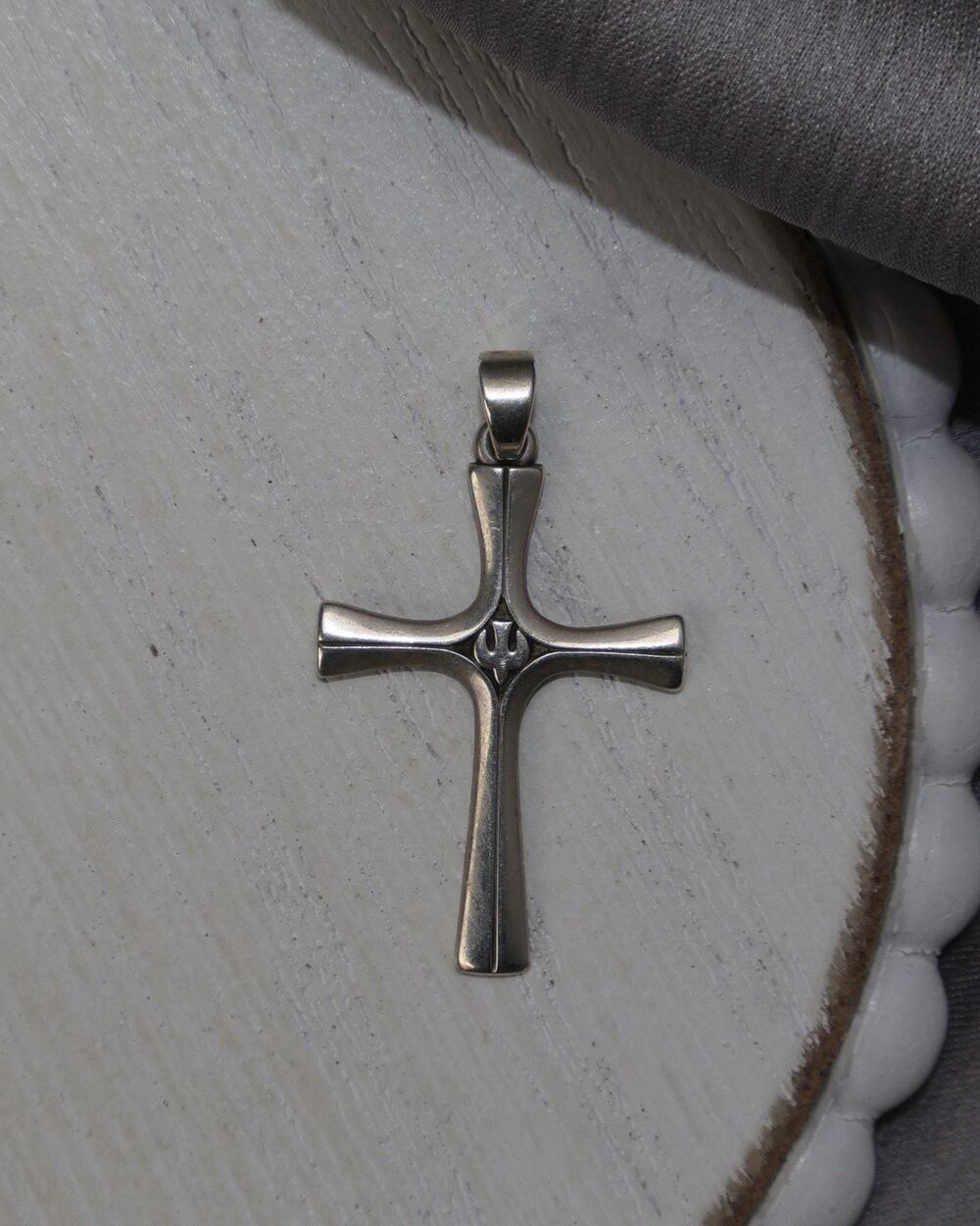 Retired James Avery Sterling Silver Serenity Dove Cross Pendant 1.1G / 1.2in